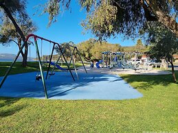 Emu Beach Chalets