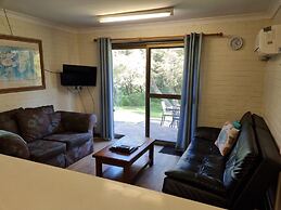 Emu Beach Chalets