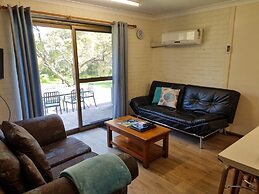 Emu Beach Chalets