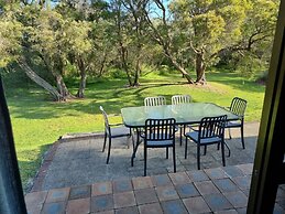 Emu Beach Chalets