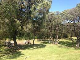 Emu Beach Chalets