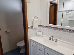 Emu Beach Chalets