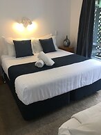 Colonial House Motel