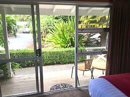 Colonial House Motel