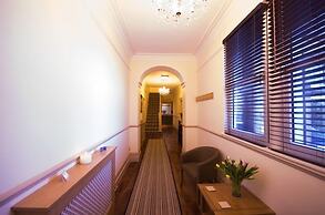 Heath Cottage Hotel