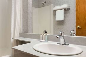 Travelodge by Wyndham Lloydminster