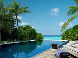 Dusit Thani Maldives