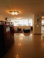 Hotel Calima Real