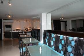 Hotel Calima Real