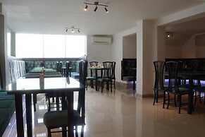 Hotel Calima Real
