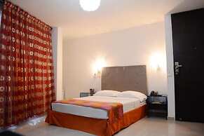 Hotel Calima Real