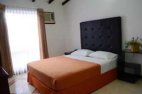 Hotel Calima Real