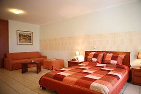 Hotel Grand Nefeli
