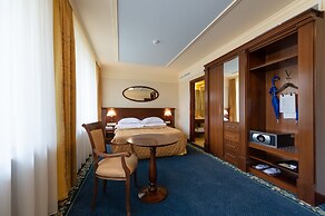 M'Istra'L Hotel & SPA