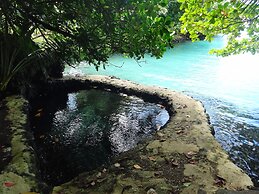 Lusia's Lagoon Chalets