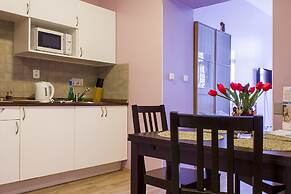 Royal Court Apartments