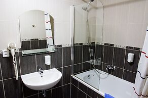 Royal Court Apartments