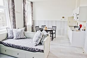 Royal Court Apartments