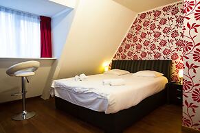 Alex Rooms