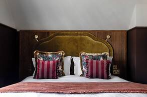 Red Lion Hotel