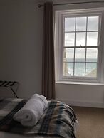 Cadgwith Cove Inn