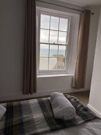 Cadgwith Cove Inn