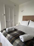 Cadgwith Cove Inn