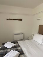 Cadgwith Cove Inn