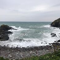 Cadgwith Cove Inn