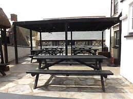 Cadgwith Cove Inn