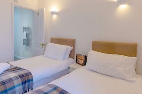 Cadgwith Cove Inn