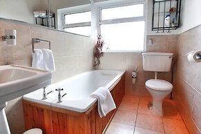 Elagh View Bed & Breakfast