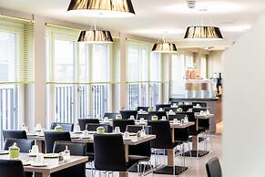 Hotel Demas City