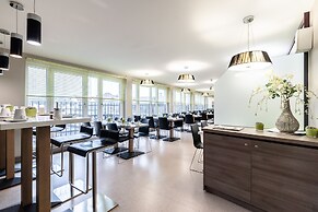 Hotel Demas City