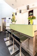 Hotel Demas City