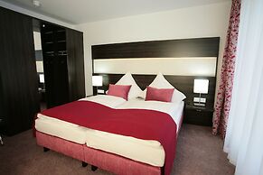 Hotel Demas City