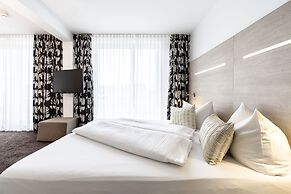 Hotel Demas City