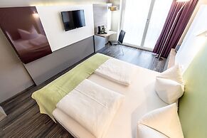 Hotel Demas City