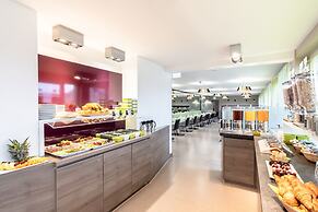 Hotel Demas City