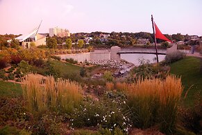 Holiday Inn Hotel & Suites Saskatoon Downtown by IHG