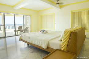 Lingganay Boracay Hotel Resort