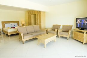 Lingganay Boracay Hotel Resort