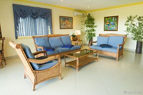 Lingganay Boracay Hotel Resort