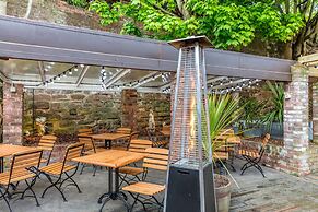 The City Gate Hotel