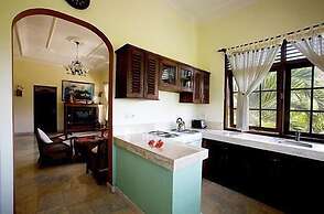 Apa Kabar Villas