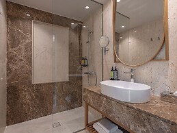 Avra Imperial Hotel