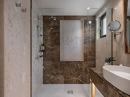 Avra Imperial Hotel
