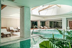 Avra Imperial Hotel