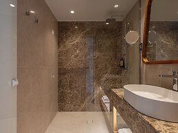Avra Imperial Hotel