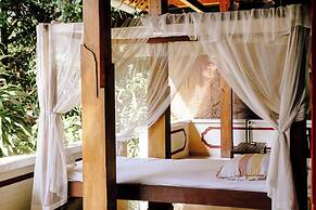Amed Cafe & Hotel Kebun Wayan